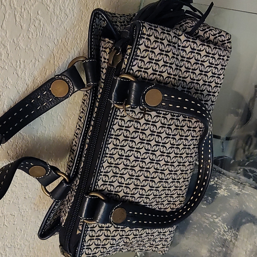 Fossil signature logo satchel bag